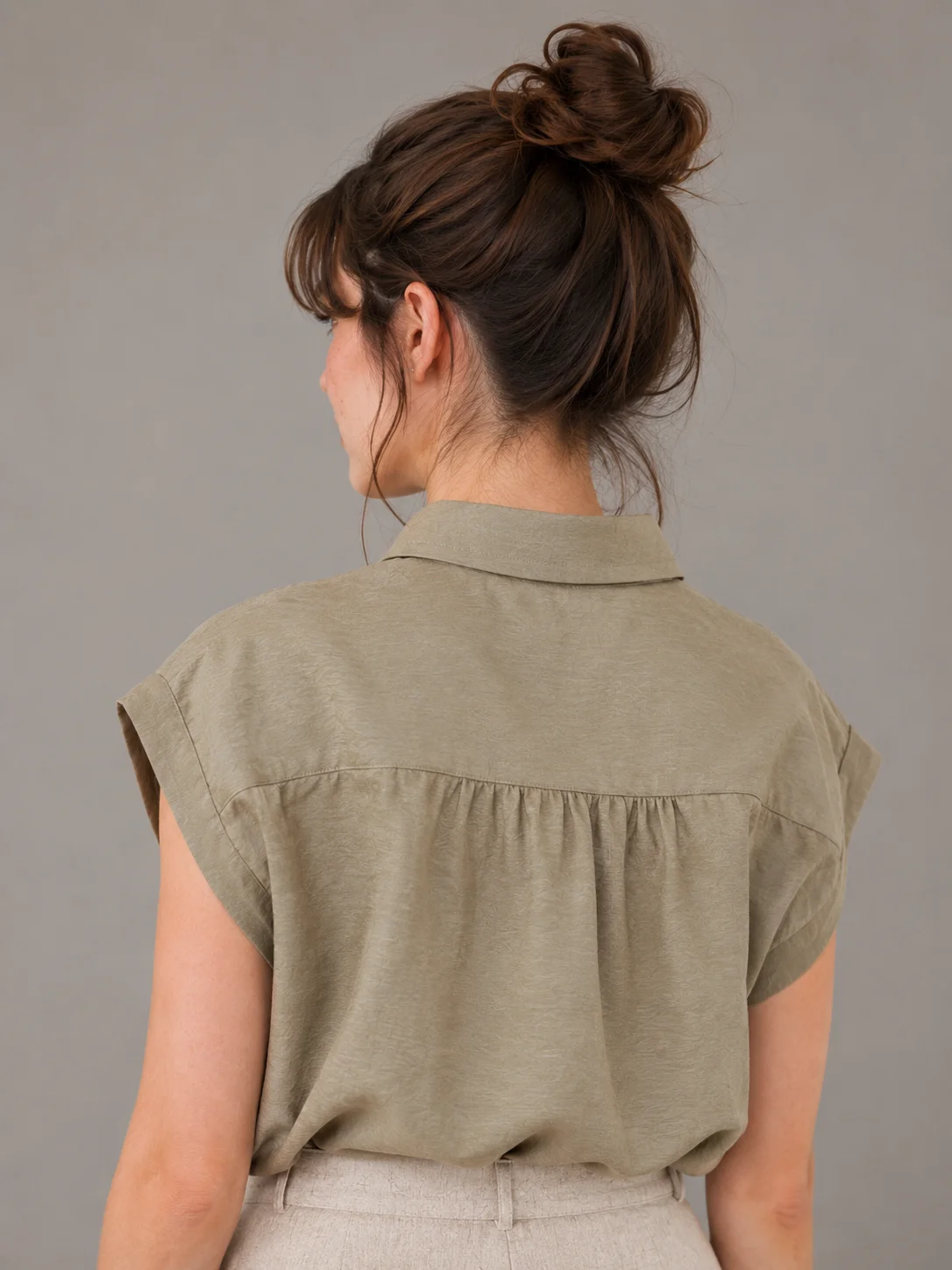 Sleeveless Linen Blouse - Image 3